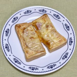 キャピタンの作ってみた!投稿(【冷凍作りおきトースト】ハムとチーズのトマトクリームトースト)