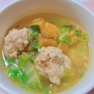 あーちゃん·͜· ♡の作ってみた!投稿(【くたくた白菜と鶏だんごのスープ】子供が喜ぶ♡︎簡単レシピ)