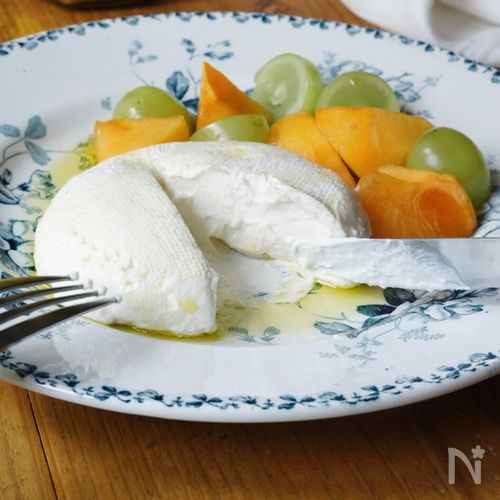 材料たった2つ、混ぜるだけ!【自家製クリームチーズ】