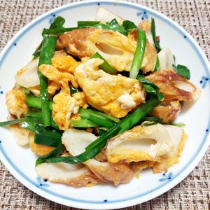 よっこの作ってみた!投稿(中途半端に余った材料も消費できちゃう♡ちくわにら玉)
