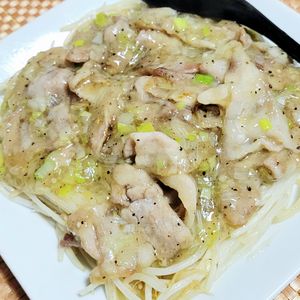ヴェルの作ってみた!投稿(行列のできる🤩もりもりモヤシのトロトロねぎ塩豚カルビ😋♪)