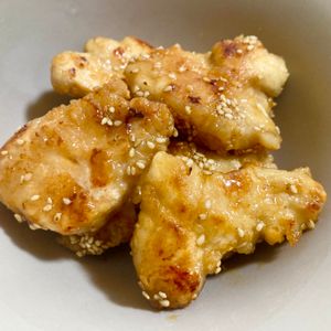 ゆかりの作ってみた!投稿(油は大さじ2♪むね肉で作る♪『揚げない鶏唐の甘酢ごまあえ』)