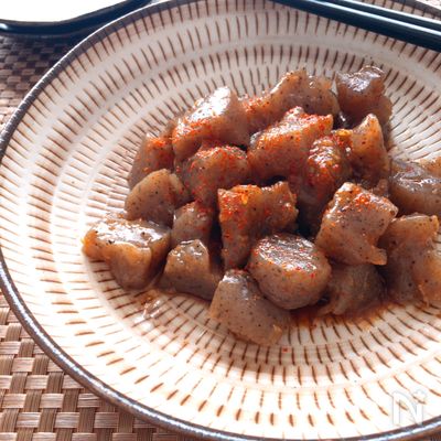 ヘルシーで大満足な副菜♡こんにゃくのオイスターガーリック炒め