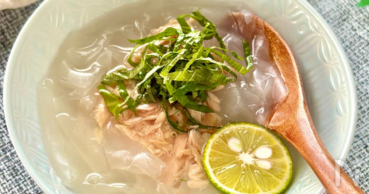 【割って浸すだけ】ライスペーパーでお手軽ワンタン風スープ