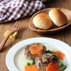 子どもも食べやすい　野菜あんかけミニハンバーグ