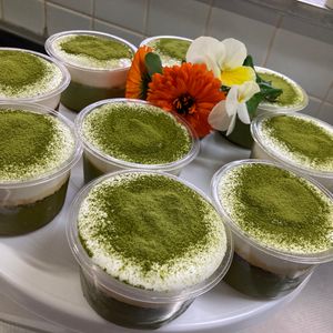 そら・ゆずの作ってみた!投稿(生クリームと黒蜜をたっぷりのせた
とろける抹茶ミルクプリン)