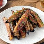 簡単ジューシー！なすの甘酢肉巻き。