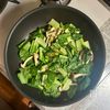 手頃な材料で♪【小松菜と炒り卵の甘酢あん炒め】の工程5