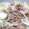 簡単!豚こま切れ肉のバタぽん炒めの工程3