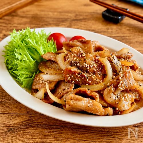 定番調味料でがっつり♪【豚こまと玉ねぎのスタミナ焼き】
