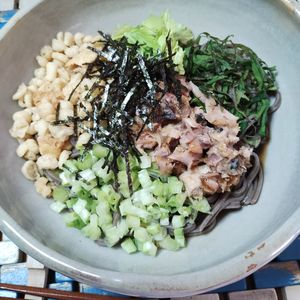 M＊Pの作ってみた!投稿(【さば缶と薬味の冷やしそば】簡単にコクうま！)