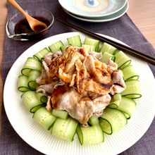 さっぱりお肉に本格にんにくダレがおいしい！雲白肉