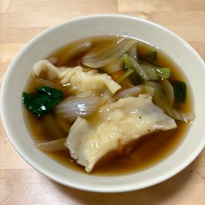 ぴの作ってみた!投稿(【野菜たっぷり餃子スープ】冷凍餃子活用で助かる♪具沢山汁もの)