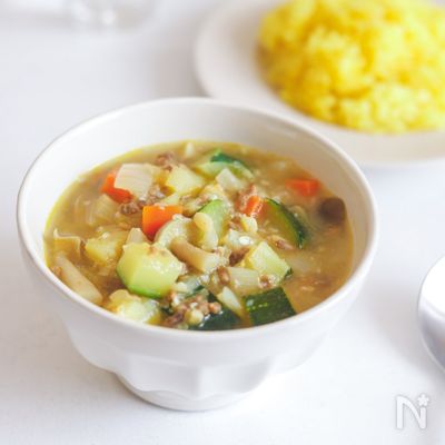4つのスパイスで♪ひき肉とズッキーニのスープカレー