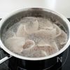『キャベツと豚しゃぶのにんにく醤油和え』茹でて和えるだけ☆の工程3