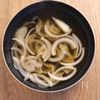 【業務スーパー】串なし焼き鳥（ふりそで）で簡単！香ばし親子丼の工程2