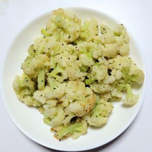 ふうかの作ってみた!投稿(カリフラワーのペペロンチーノソテー。レンジで時短♪)