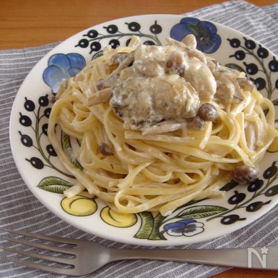 牡蠣とぶなしめじのクリームパスタ。