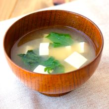 【豆腐と青じその味噌汁】爽やかな香りがおいしい