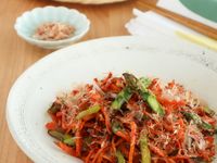 にんじんとアスパラガスのおかかバターじょうゆ