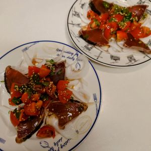にゃんこさん🐱の作ってみた!投稿(10分で完成！【かつお×新玉ねぎ和風カルパッチョ風サラダ】)