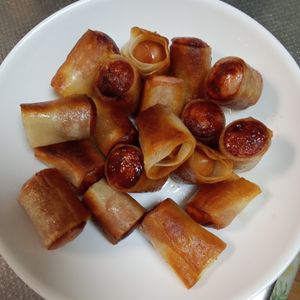 鶏皮坊主の作ってみた!投稿(【冷めてもカリッパリッウインナー】簡単!巻いて焼くだけ♪)