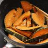 【揚げない革命】サクサクっ!かぼちゃの天ぷら風・油は大さじ3の工程2