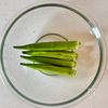 材料3つで副菜！《オクラとトマトとコーンの簡単和え》の工程1