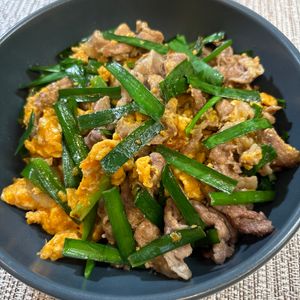 楽ラク手抜キッチン🐶🐾の作ってみた!投稿(コク旨卵で美味しさアップ！炒めるだけですぐ出来る【豚ニラ玉】)