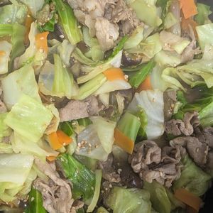 まいろの作ってみた!投稿(10分で完成！【なすキャベ豚丼】)