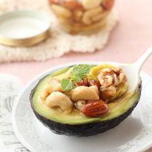 フローズンアボカドのハニーナッツがけ