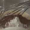 卵焼きフライパンで作る『切り株ケーキ』の工程1