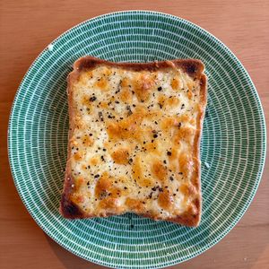 ぽこの作ってみた!投稿(ハマる！やみつき絶品【はちみつチーズトースト】)