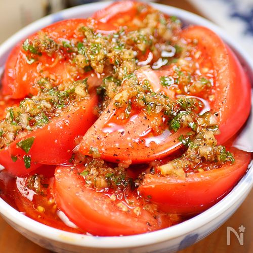 今年の夏のトマトサラダ😘🍅スパイシー和風よだれトマト✨