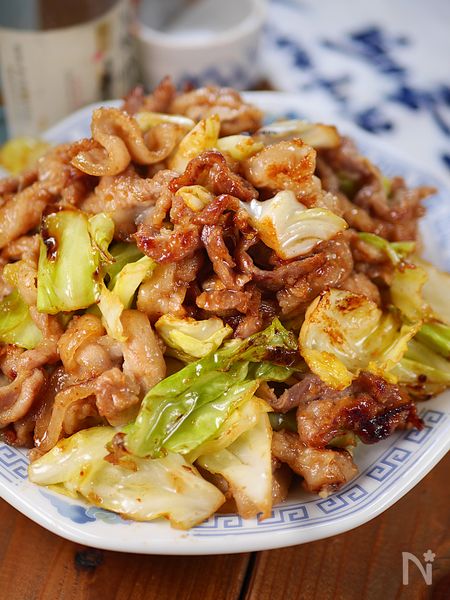 行列の定食屋さんの🍚豚バラキャベツのみりん味噌漬け炒め🤩