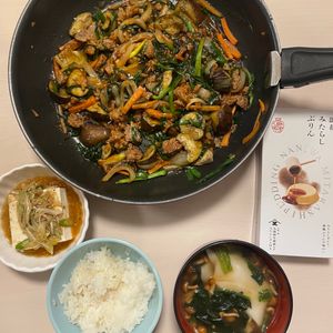 ちゃちゃ丸の作ってみた!投稿(男子ウケ抜群♡『牛肉とニラのスタミナ炒め』丼でも激うま♪)