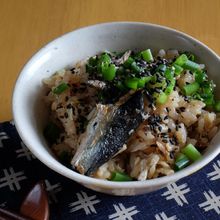 焼きいわしの「だし炊きごはん」（減塩）