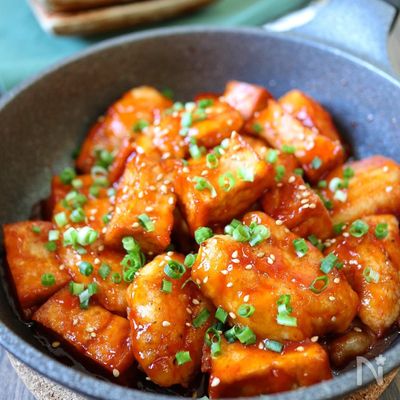ワンパン10分！鶏むね肉と厚揚げのヤンニョムチキン風
