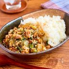 青菜も一緒にとれる♪【小松菜ひき肉ごはん】
