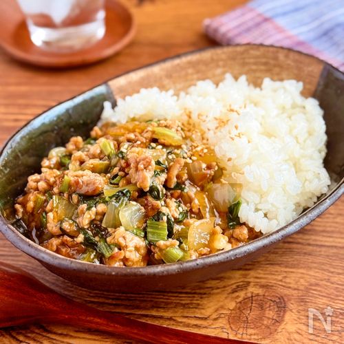青菜も一緒にとれる♪【小松菜ひき肉ごはん】