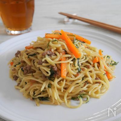 めんつゆで簡単美味しい◎梅しそ焼きそば