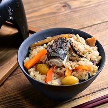 銀杏もちもち「銀杏と炙りサバの釜飯」