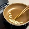 醤油麹だれがとろりと絡む♩こんがり玉ねぎとトンテキの工程3