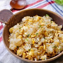 結局シンプルが旨いわ!ってなります。『ツナたま黄金炒飯』