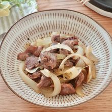簡単絶品!【とろしゃき玉ねぎとやわらか砂肝炒め】