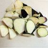 クセになる「豚となすのゆずこしょう炒め」の下準備
