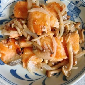 サラの作ってみた!投稿(【鮭としめじのマヨ醤油ソテー】味付け簡単！ご飯と合う♡)
