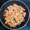 フライパンで簡単♡塩麹でふっくら手作り鮭フレークの工程2