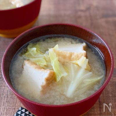 キャベツと厚揚げの味噌汁