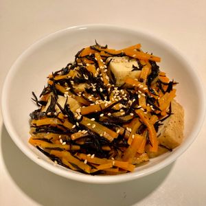 JOYジョーイの作ってみた!投稿(【ほったらかして作る厚揚げひじきの煮物】節約/かさまし)
